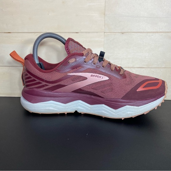 Brooks Caldera 4 Maroon Women's Size 7.5 Trail Running Shoes Sneakers B - Picture 1 of 11